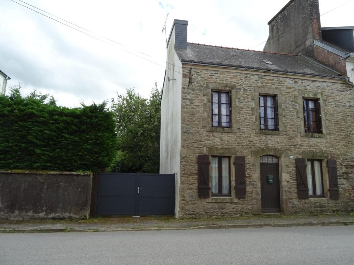 Gîte au coeur de la Bretagne Roudouallec Extérieur photo